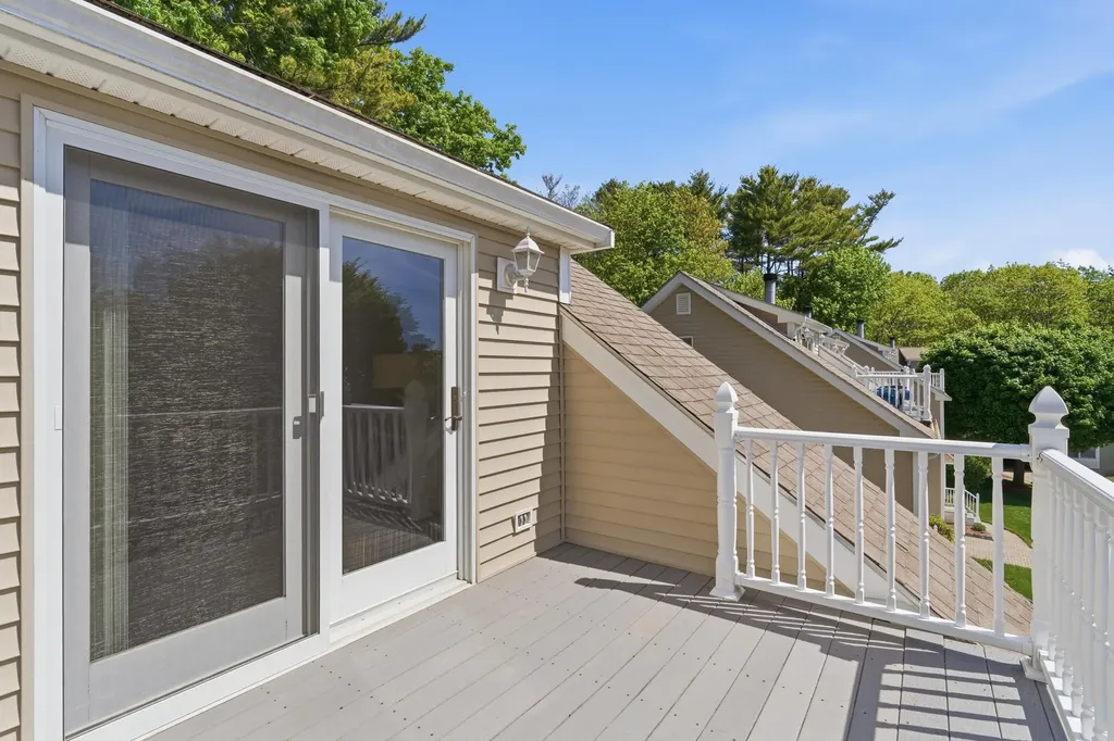 5 Yorke Ridge Way York ME 03909