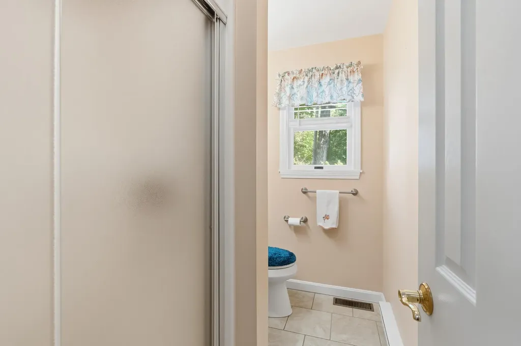 5 Yorke Ridge Way York ME 03909