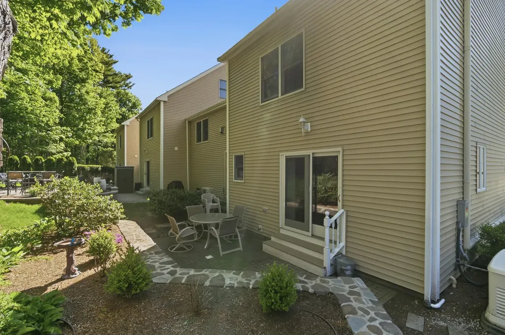 5 Yorke Ridge Way York ME 03909