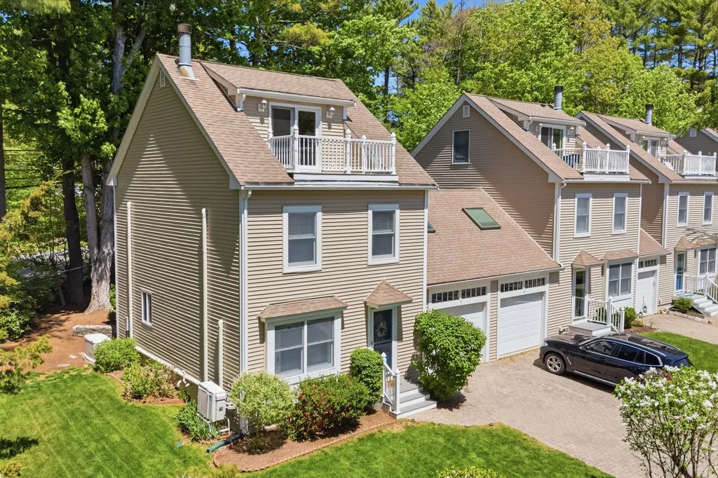 5 Yorke Ridge Way York ME 03909