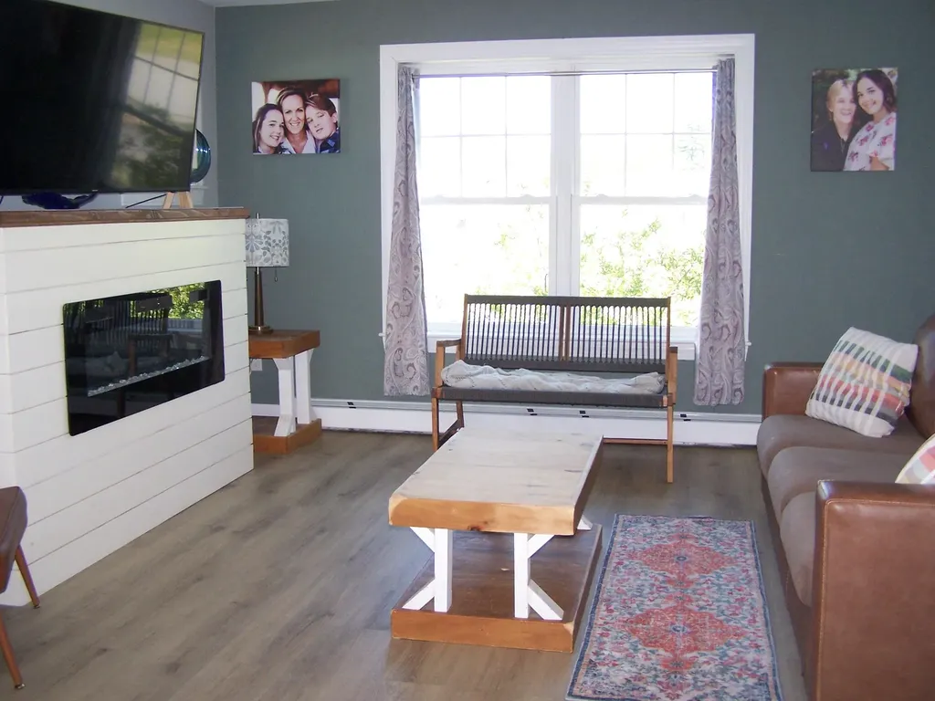 13 Champagne Lane Lisbon ME 04250