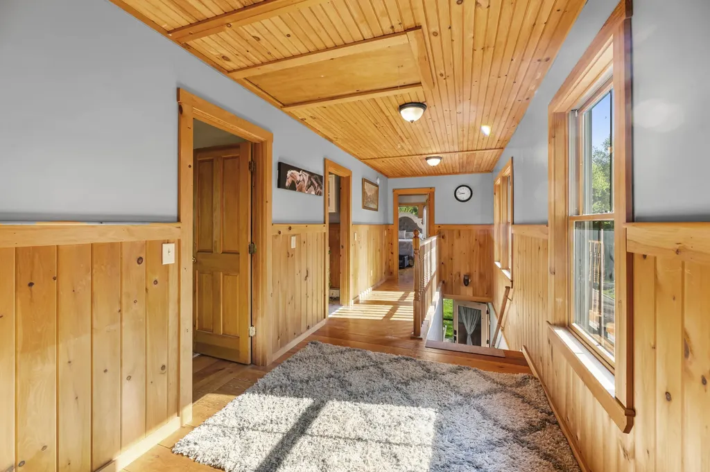 18 Duck Cove Lane Gardiner ME 04345