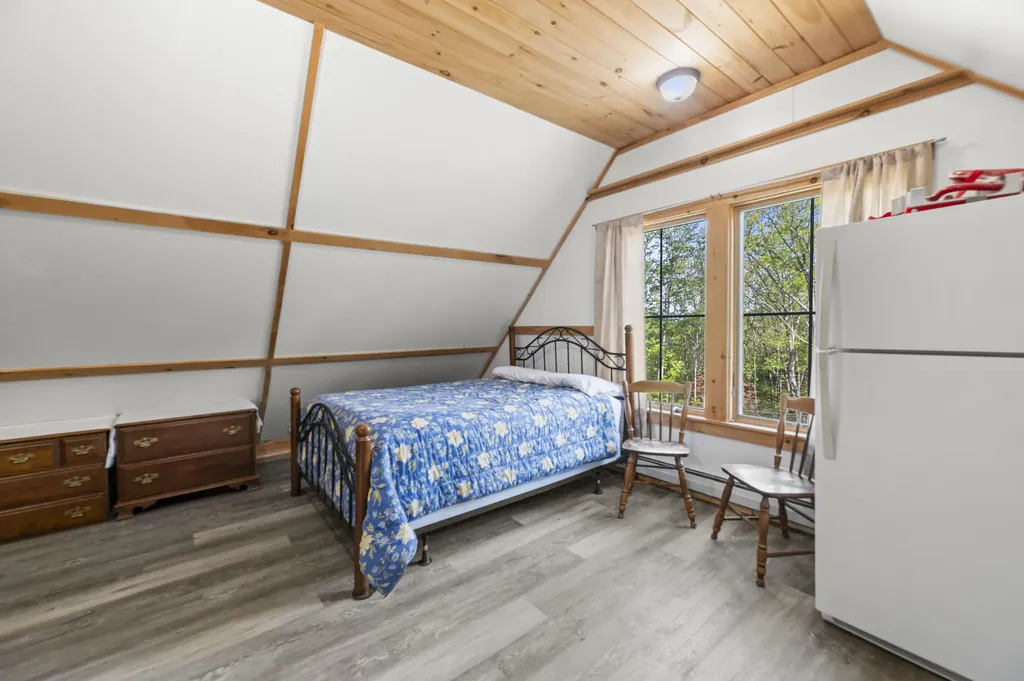 18 Duck Cove Lane Gardiner ME 04345
