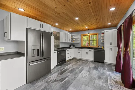 18 Duck Cove Lane Gardiner ME 04345
