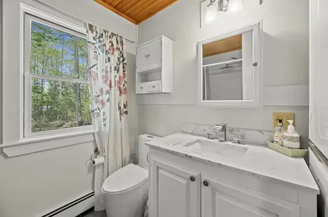 18 Duck Cove Lane Gardiner ME 04345