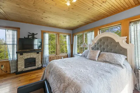 18 Duck Cove Lane Gardiner ME 04345