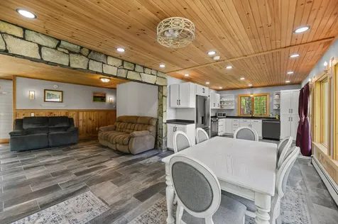 18 Duck Cove Lane Gardiner ME 04345