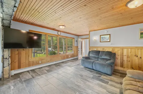 18 Duck Cove Lane Gardiner ME 04345