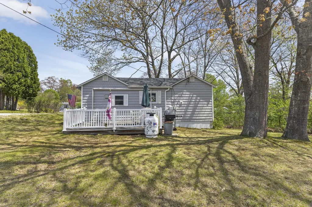 84 Stovers Point Road Harpswell ME 04079