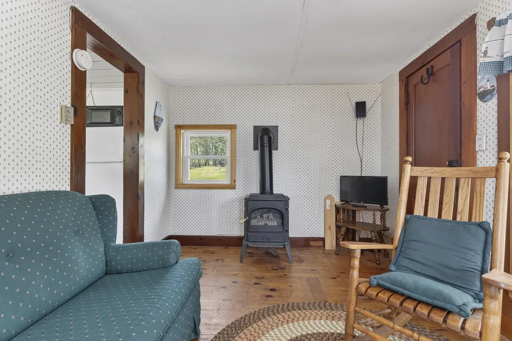 84 Stovers Point Road Harpswell ME 04079