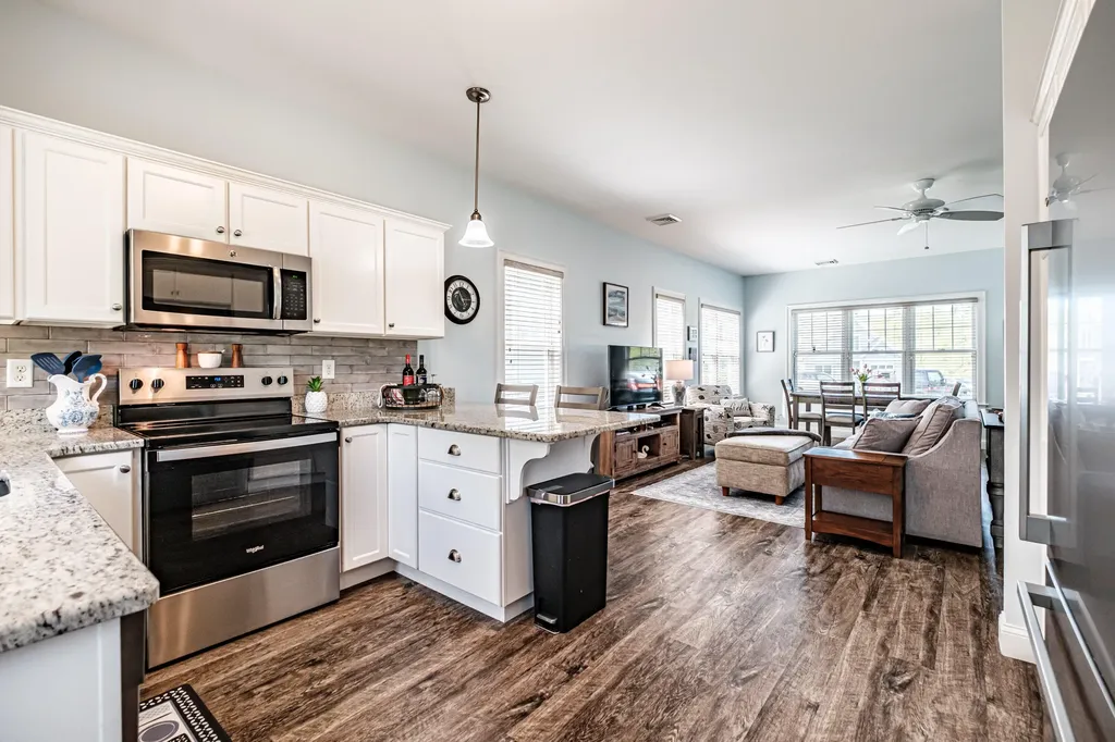 21 Adams Lane Arundel ME 04046