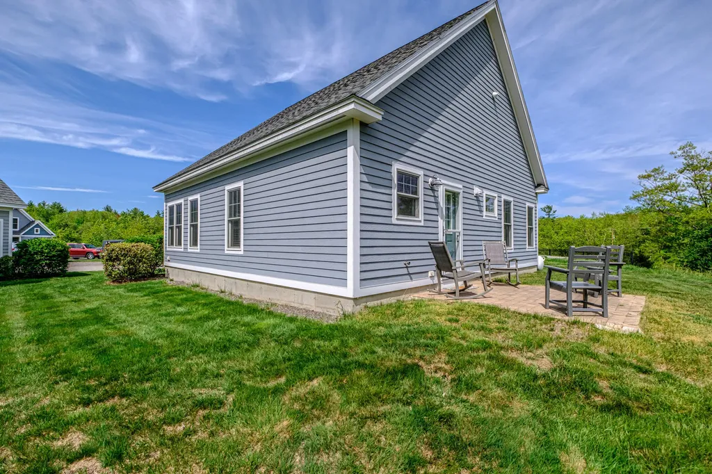 21 Adams Lane Arundel ME 04046