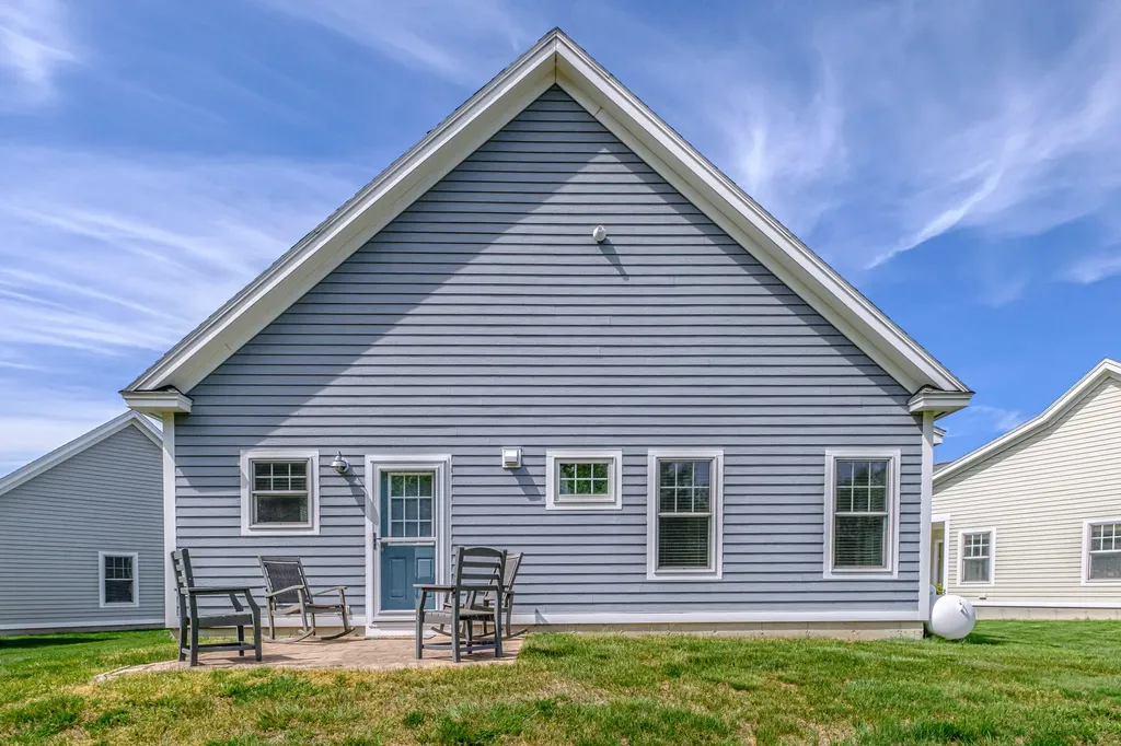 21 Adams Lane Arundel ME 04046