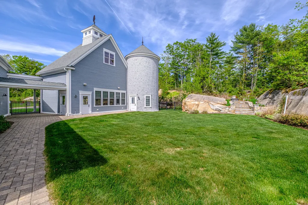 21 Adams Lane Arundel ME 04046