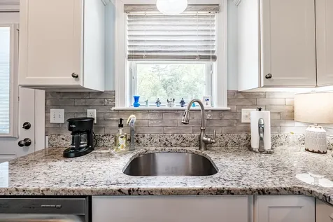 21 Adams Lane Arundel ME 04046