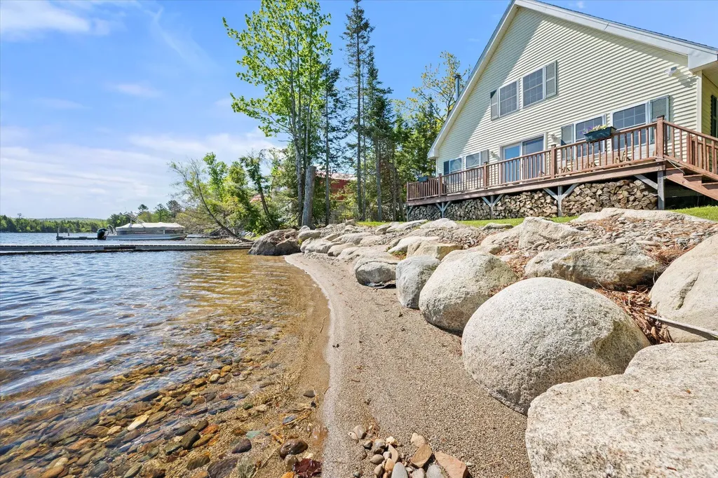 28 Jipson Drive Lincoln ME 04457