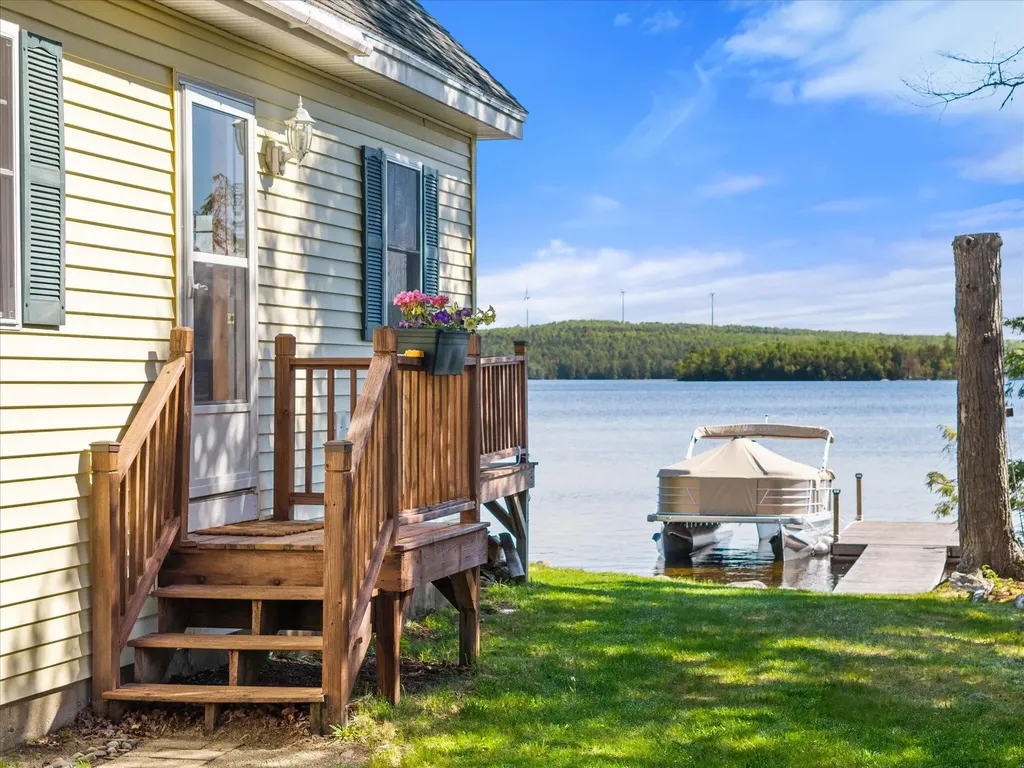 28 Jipson Drive Lincoln ME 04457