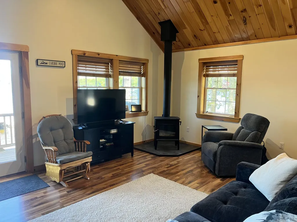 28 Jipson Drive Lincoln ME 04457