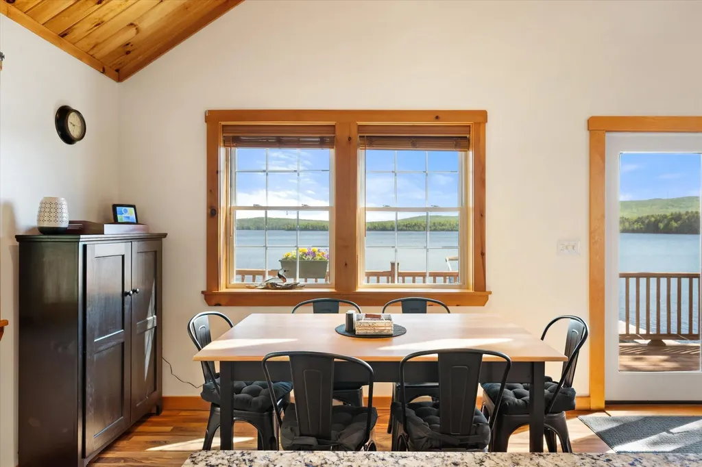 28 Jipson Drive Lincoln ME 04457
