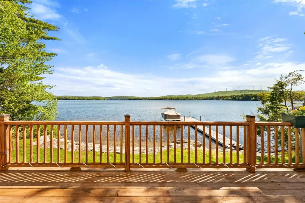 28 Jipson Drive Lincoln ME 04457