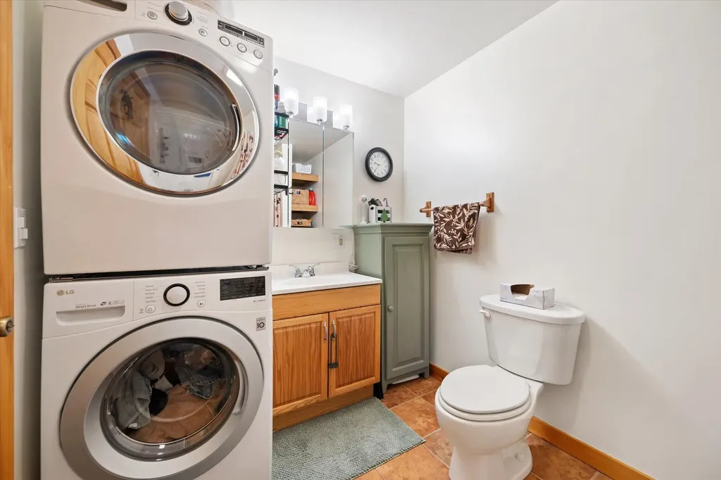 28 Jipson Drive Lincoln ME 04457