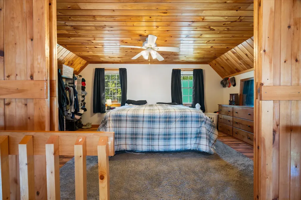 28 Jipson Drive Lincoln ME 04457