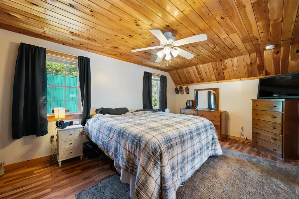28 Jipson Drive Lincoln ME 04457