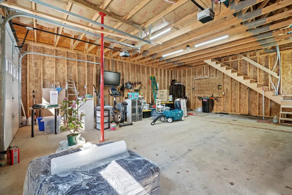 28 Jipson Drive Lincoln ME 04457