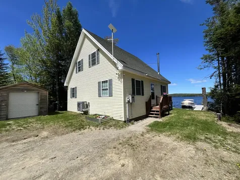 28 Jipson Drive Lincoln ME 04457