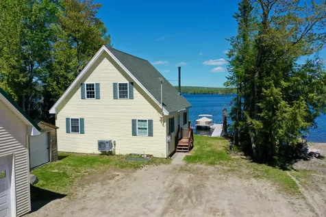 28 Jipson Drive Lincoln ME 04457