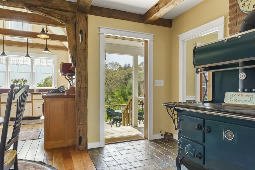 165 Ocean Point Road Boothbay ME 04544