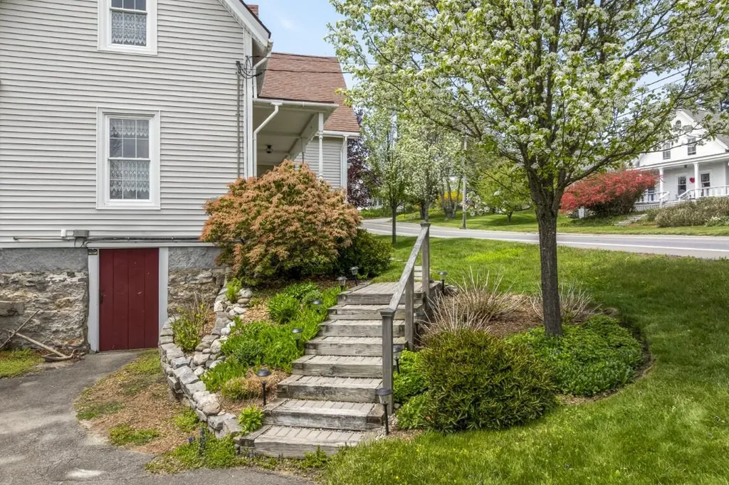165 Ocean Point Road Boothbay ME 04544