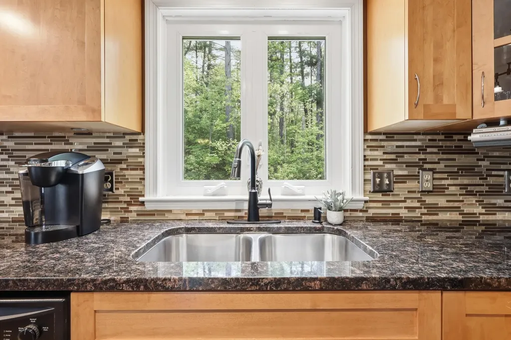 20 Robin Circle Biddeford ME 04005