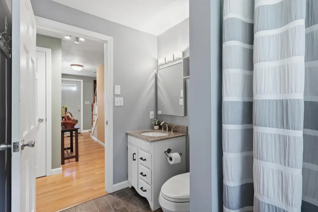 20 Robin Circle Biddeford ME 04005