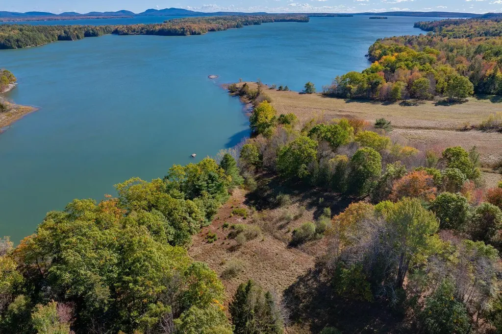 Lot 22 Map 17, Lot 22 Morgan Bay Road Surry ME 04684