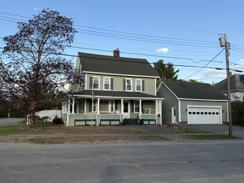 137 Maine Avenue Millinocket ME 04462