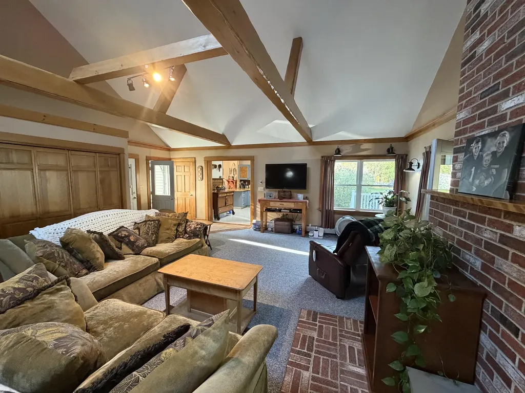 137 Maine Avenue Millinocket ME 04462