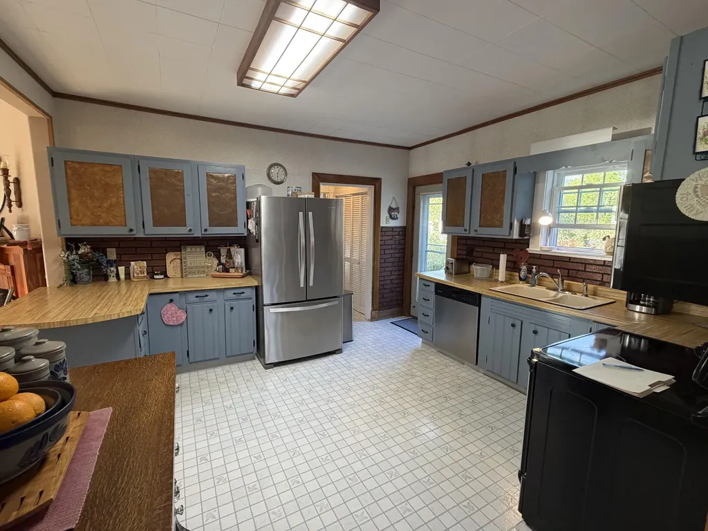 137 Maine Avenue Millinocket ME 04462