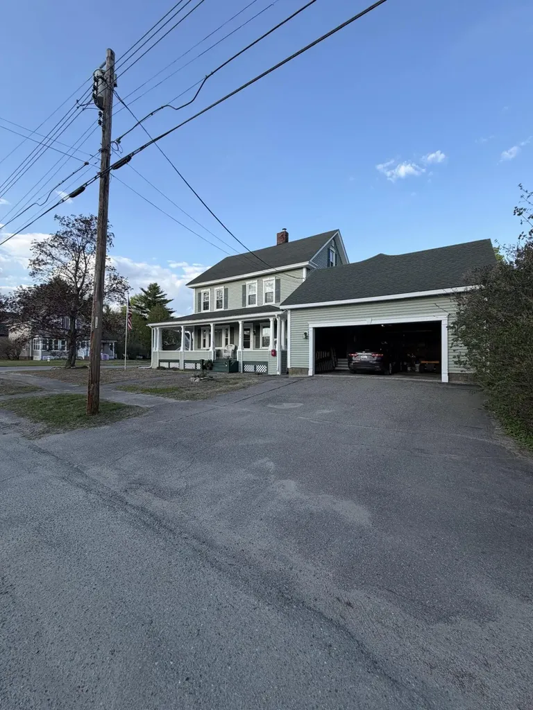 137 Maine Avenue Millinocket ME 04462