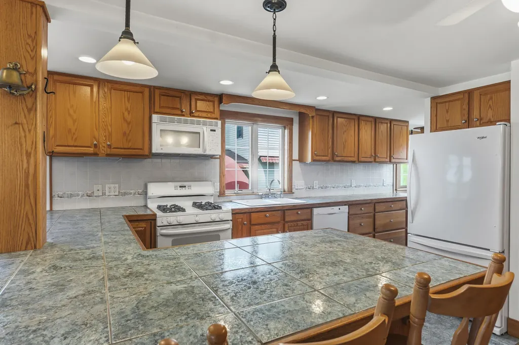 16 Tern Street Ogunquit ME 03907