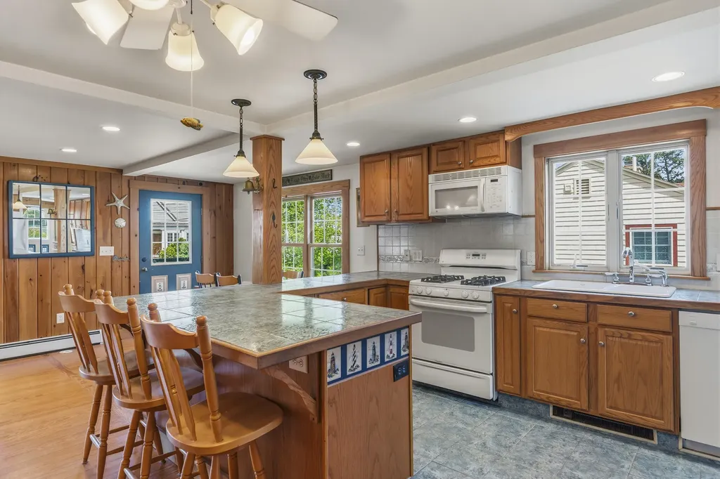 16 Tern Street Ogunquit ME 03907