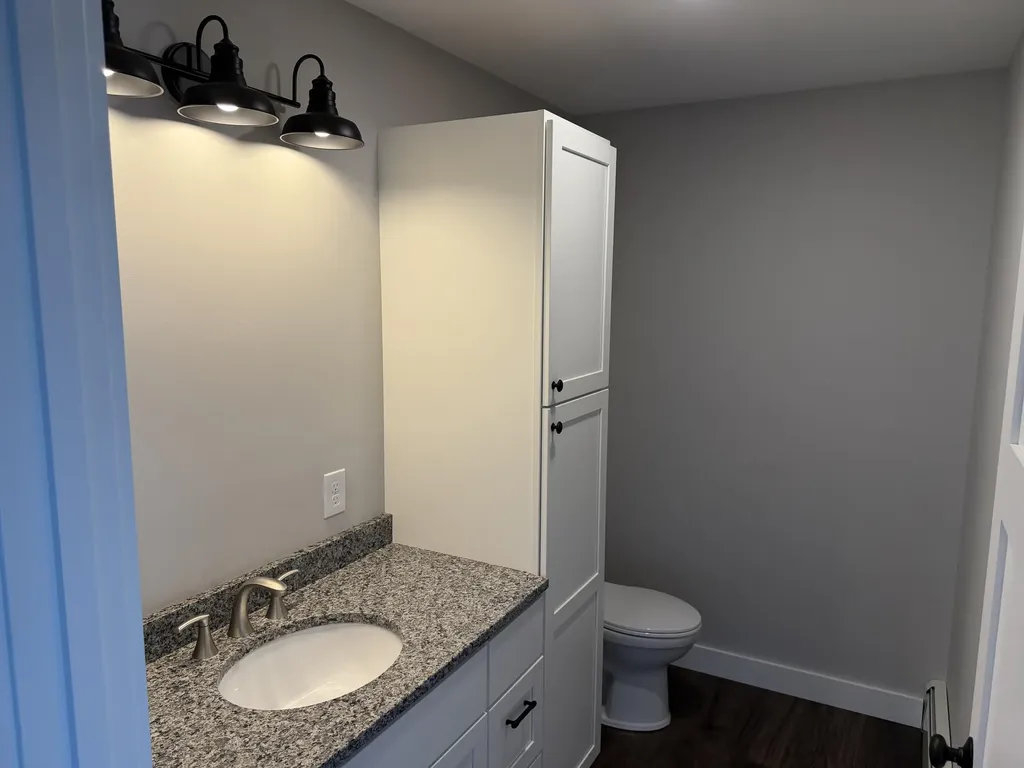 33 Overlook Way W Naples ME 04055