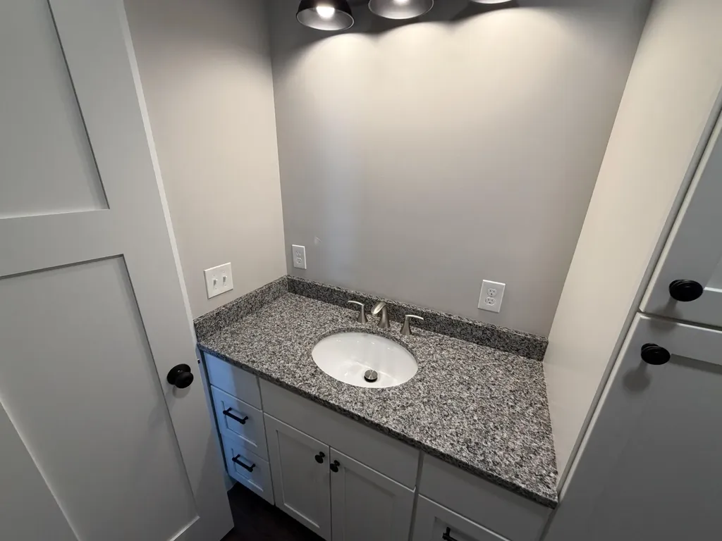 33 Overlook Way W Naples ME 04055