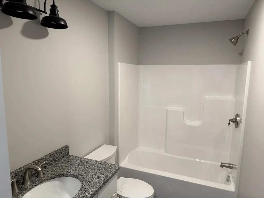 33 Overlook Way W Naples ME 04055