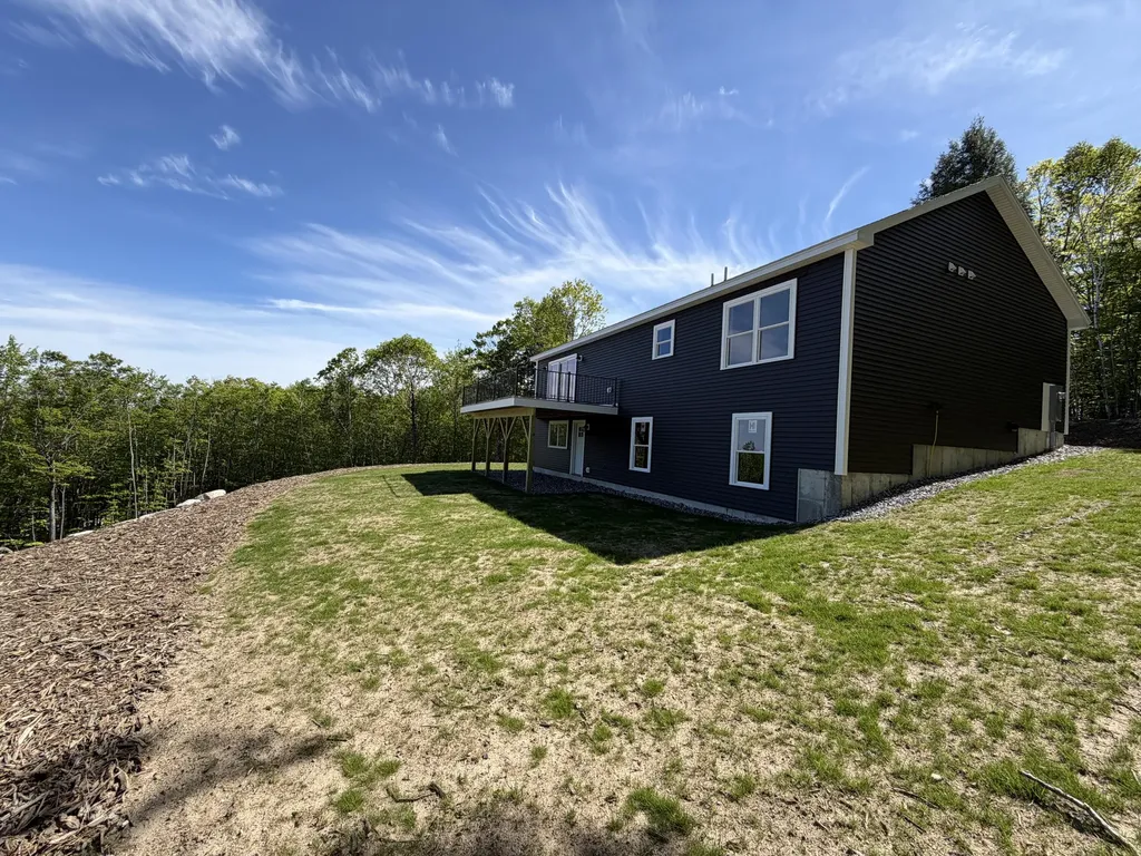 33 Overlook Way W Naples ME 04055