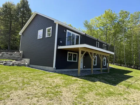33 Overlook Way W Naples ME 04055