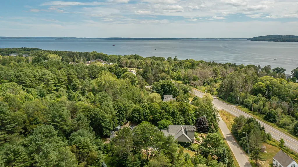 48 Old Searsport Avenue Belfast ME 04915