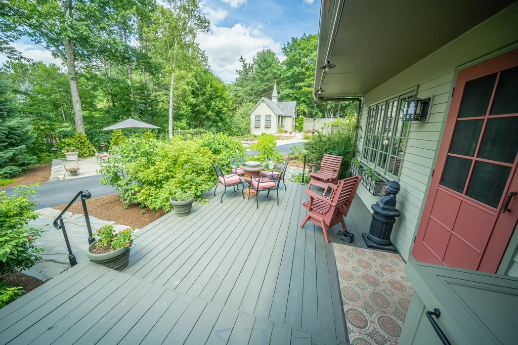 48 Old Searsport Avenue Belfast ME 04915