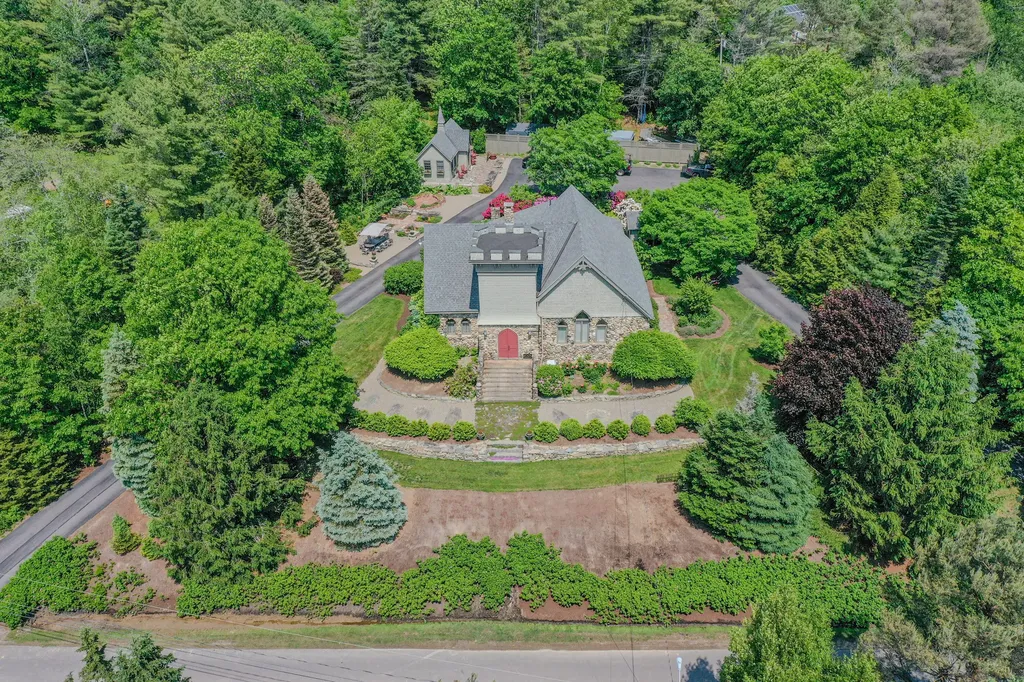 48 Old Searsport Avenue Belfast ME 04915
