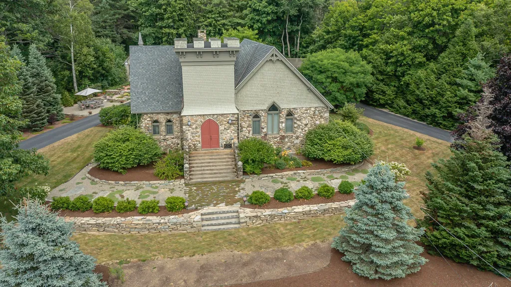 48 Old Searsport Avenue Belfast ME 04915